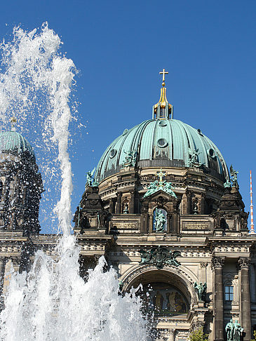 Brunnen im Lustgarten Foto 