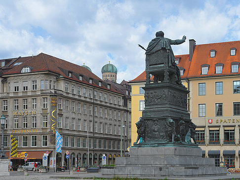 Max Joseph Platz - Bayern (München)