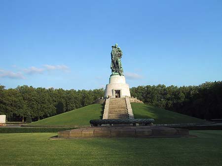 Sowjetisches Ehrenmal - Berlin (Berlin)