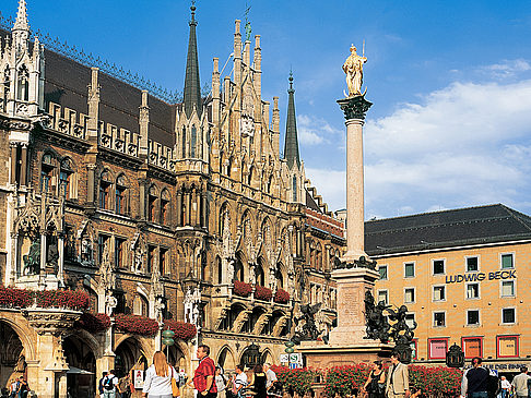  Impressionen Attraktion  Kaufhäuser und Boutiquen am Marienplatz