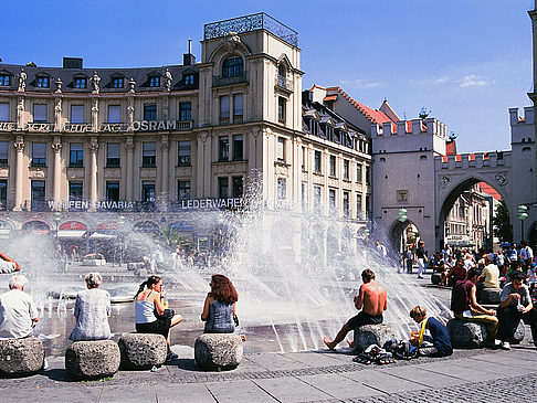 Fotos Brunnen Karlstor | München